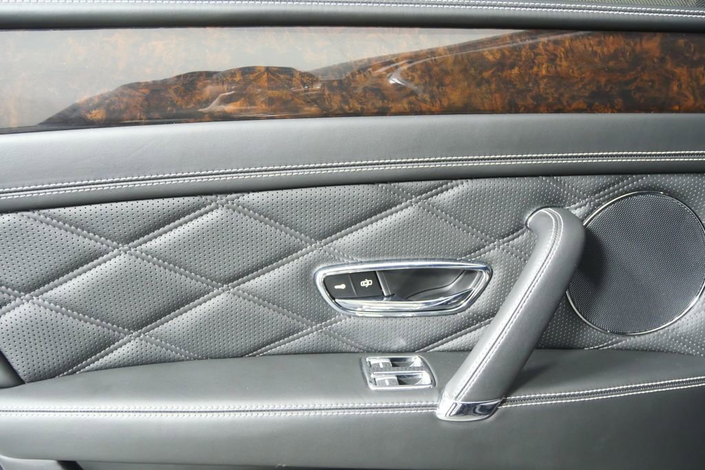 Used 2016 Bentley Flying Spur W12 image 13
