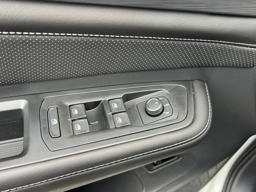 New 2026 Volkswagen Atlas Cross Sport SE image 17