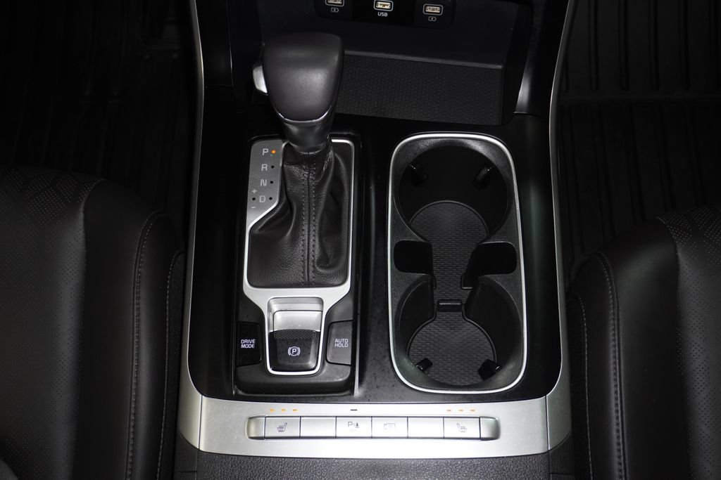 Used 2024 Kia Carnival LX FWD image 21