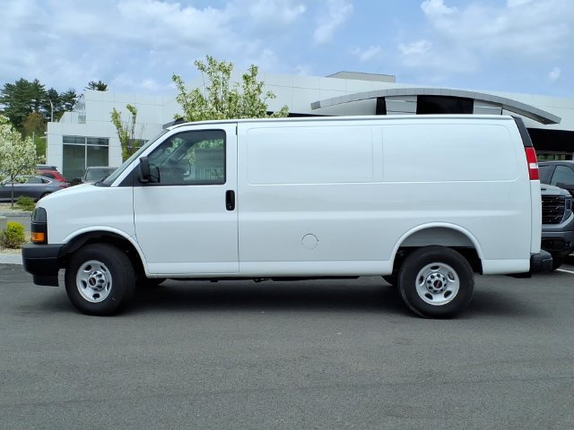 New 2025 GMC Savana 2500 w/ Driver Convenience Package RWD image 3