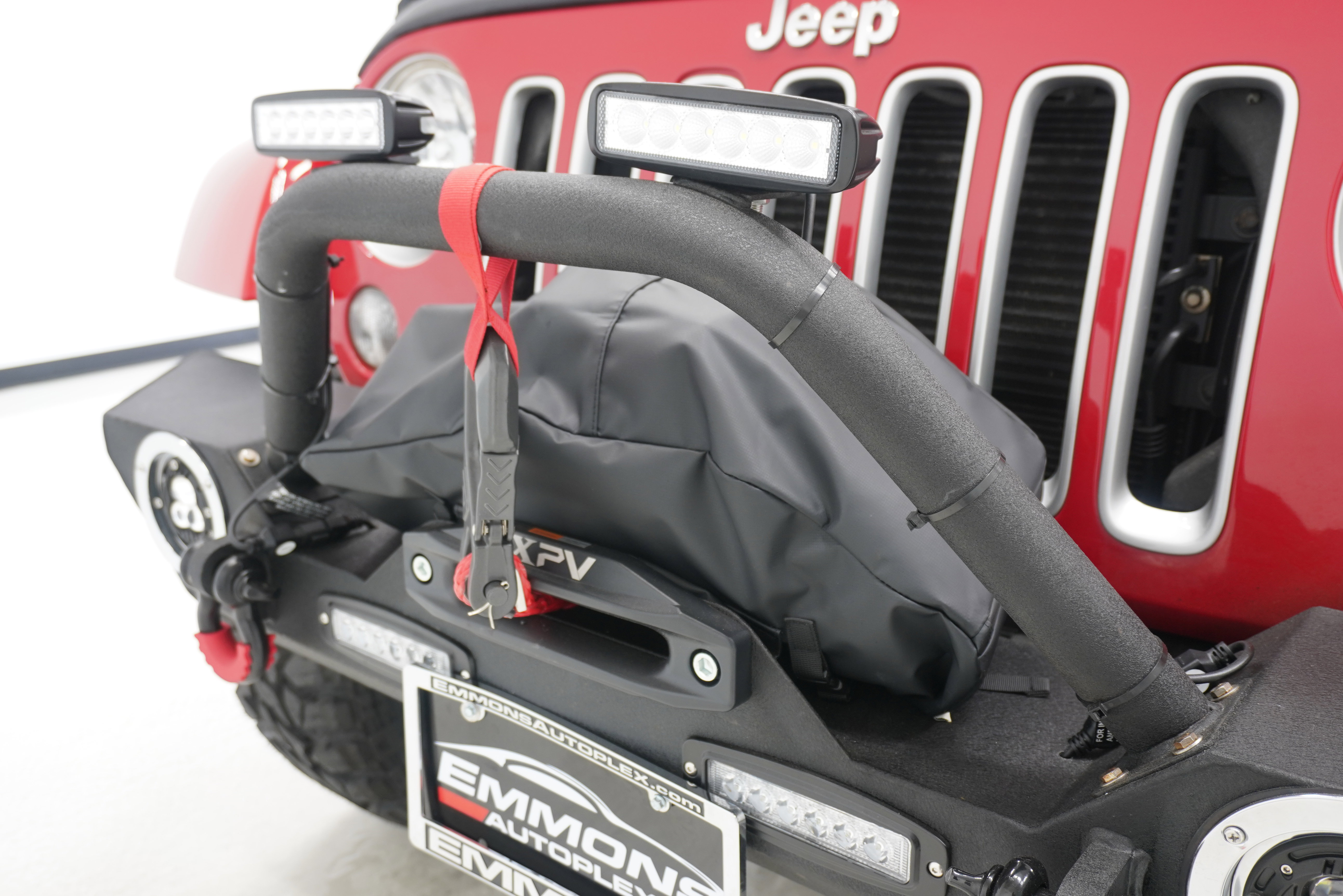 Used 2016 Jeep Wrangler Unlimited Sahara w/ Connectivity Group AWD/4WD image 8
