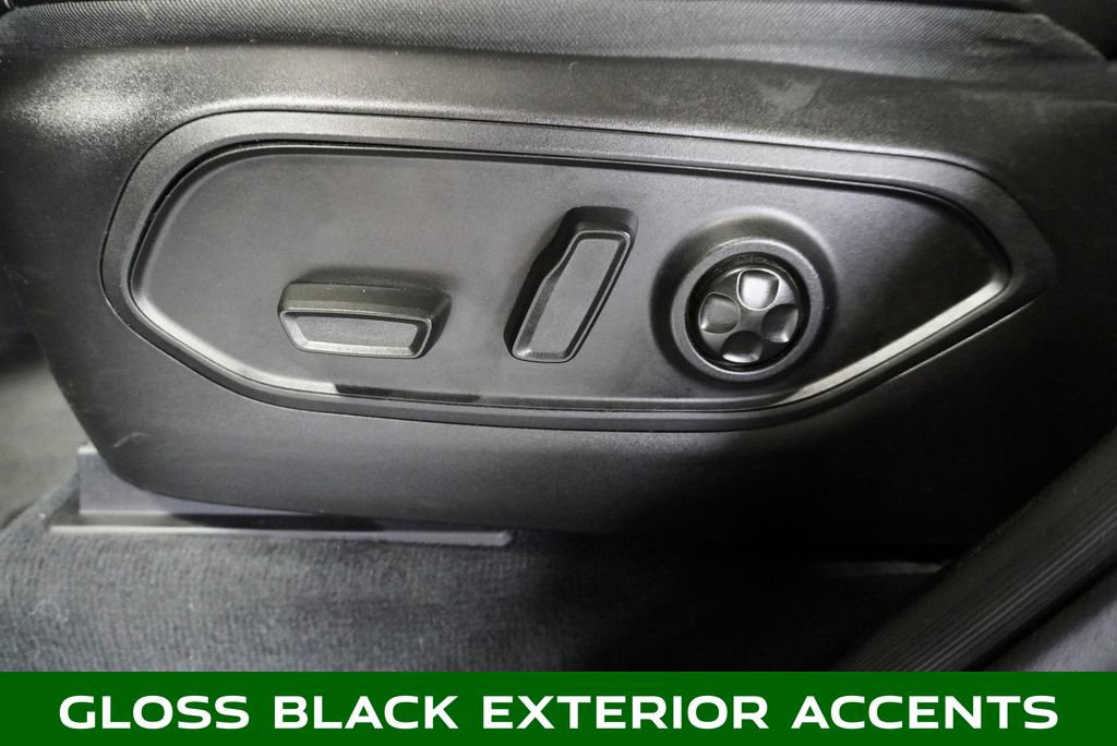 Used 2023 Jeep Grand Cherokee Limited w/ Luxury Tech Group II image 16