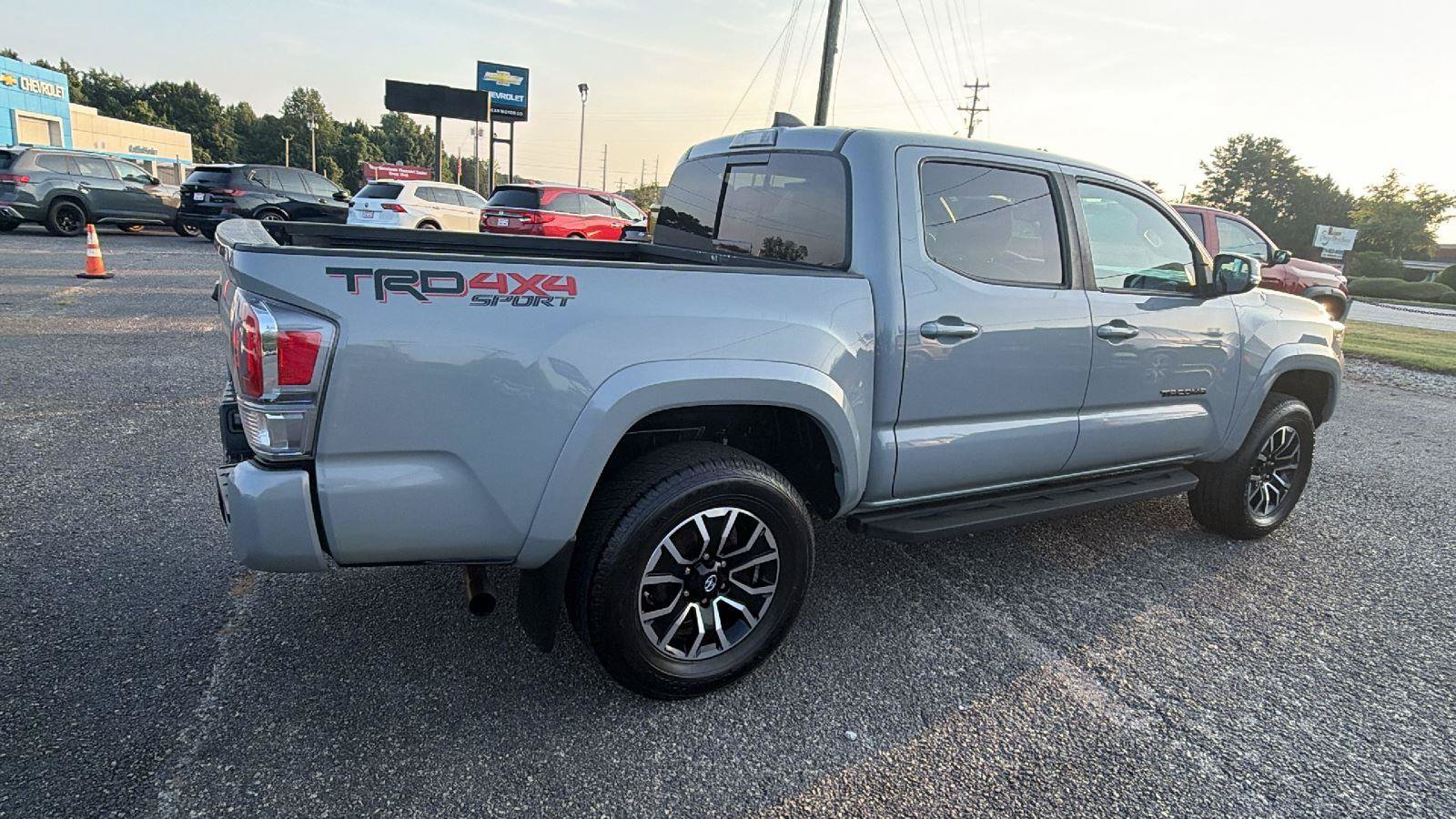 Used 2020 Toyota Tacoma TRD Sport AWD/4WD image 8