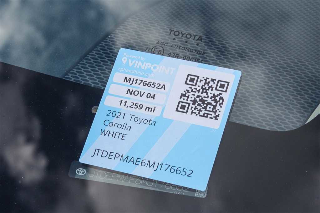 Used 2021 Toyota Corolla LE w/ Carpet Mat Package (TMS) image 26