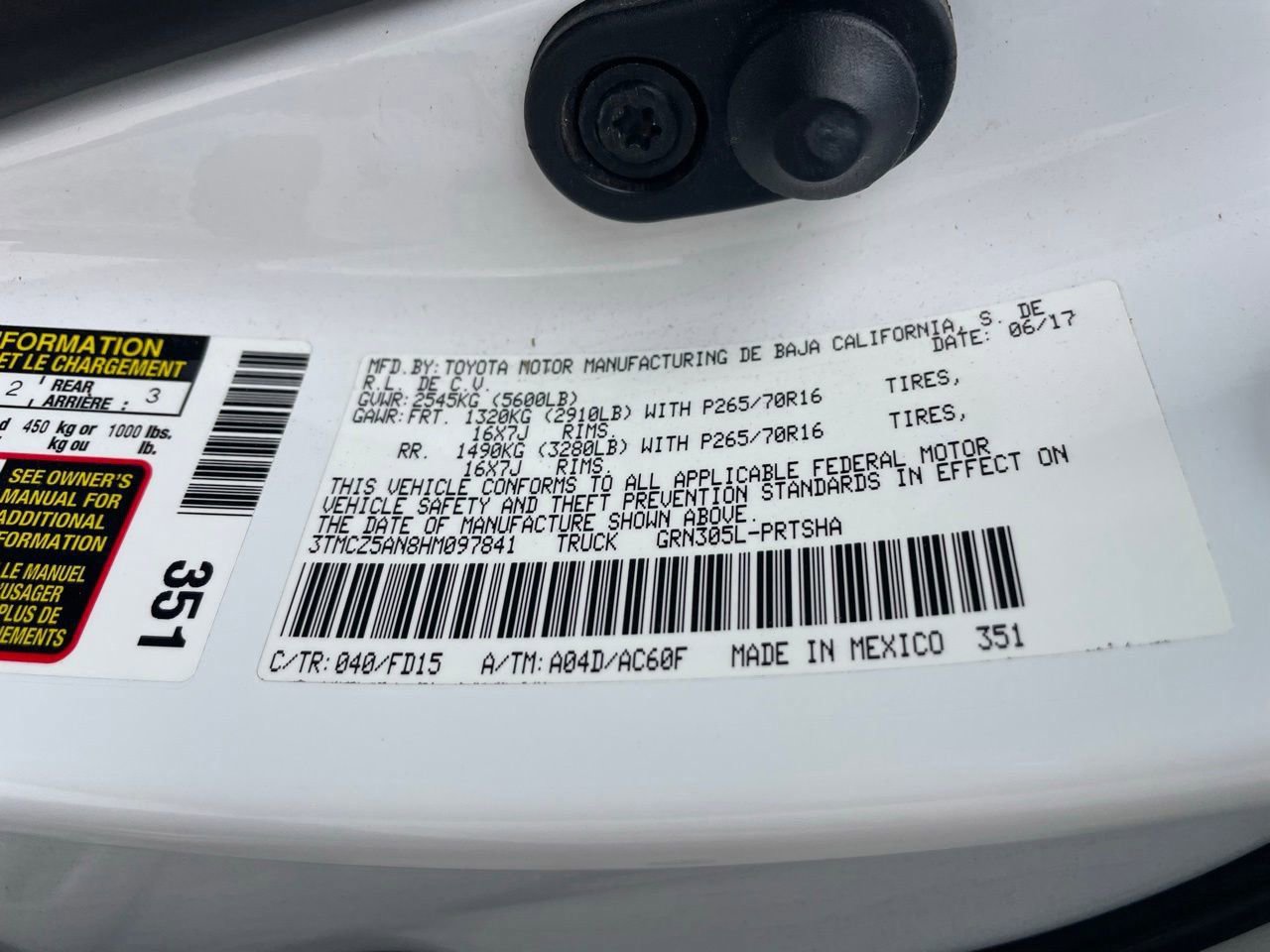 Used 2017 Toyota Tacoma TRD Off-Road image 13