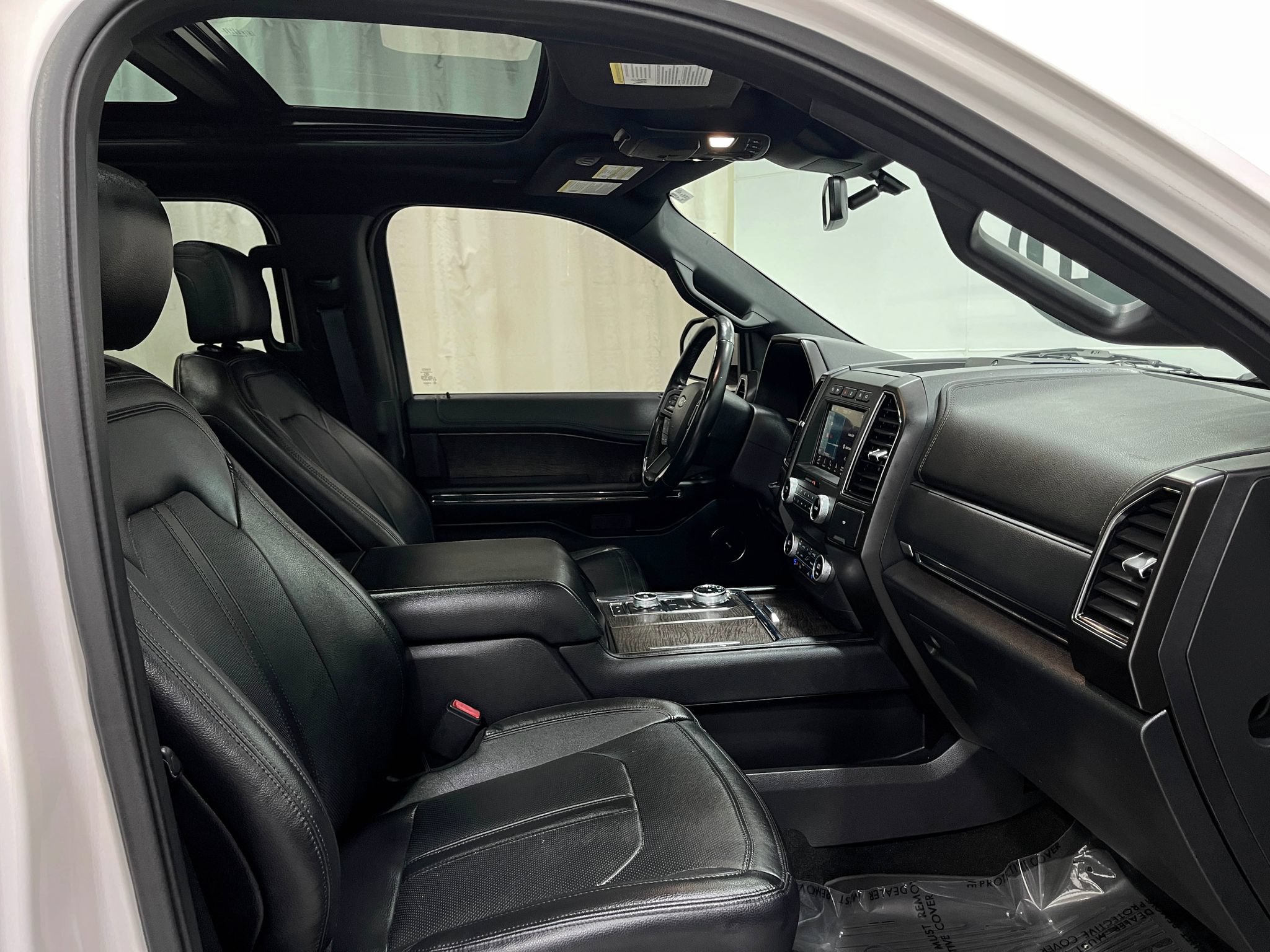 Used 2019 Ford Expedition Limited w/ Equipment Group 302A AWD/4WD image 33