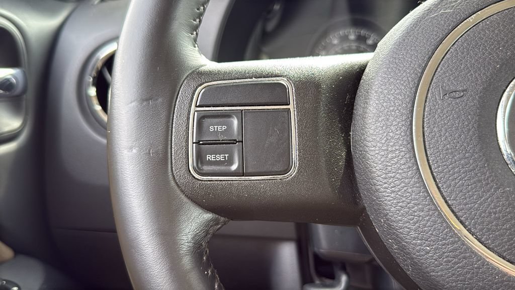 Used 2017 Jeep Patriot Latitude FWD image 30