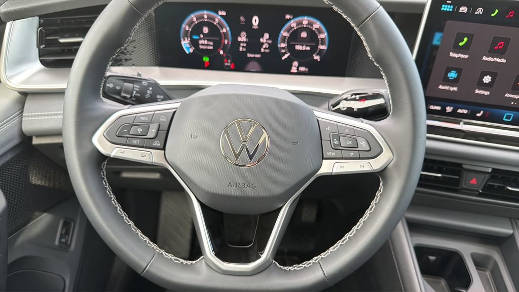 New 2026 Volkswagen Tiguan SE FWD image 14