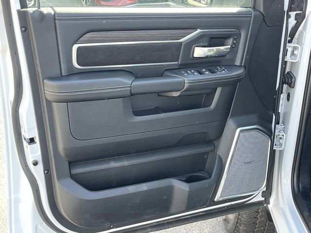 New 2026 RAM 2500 Laramie AWD/4WD image 19
