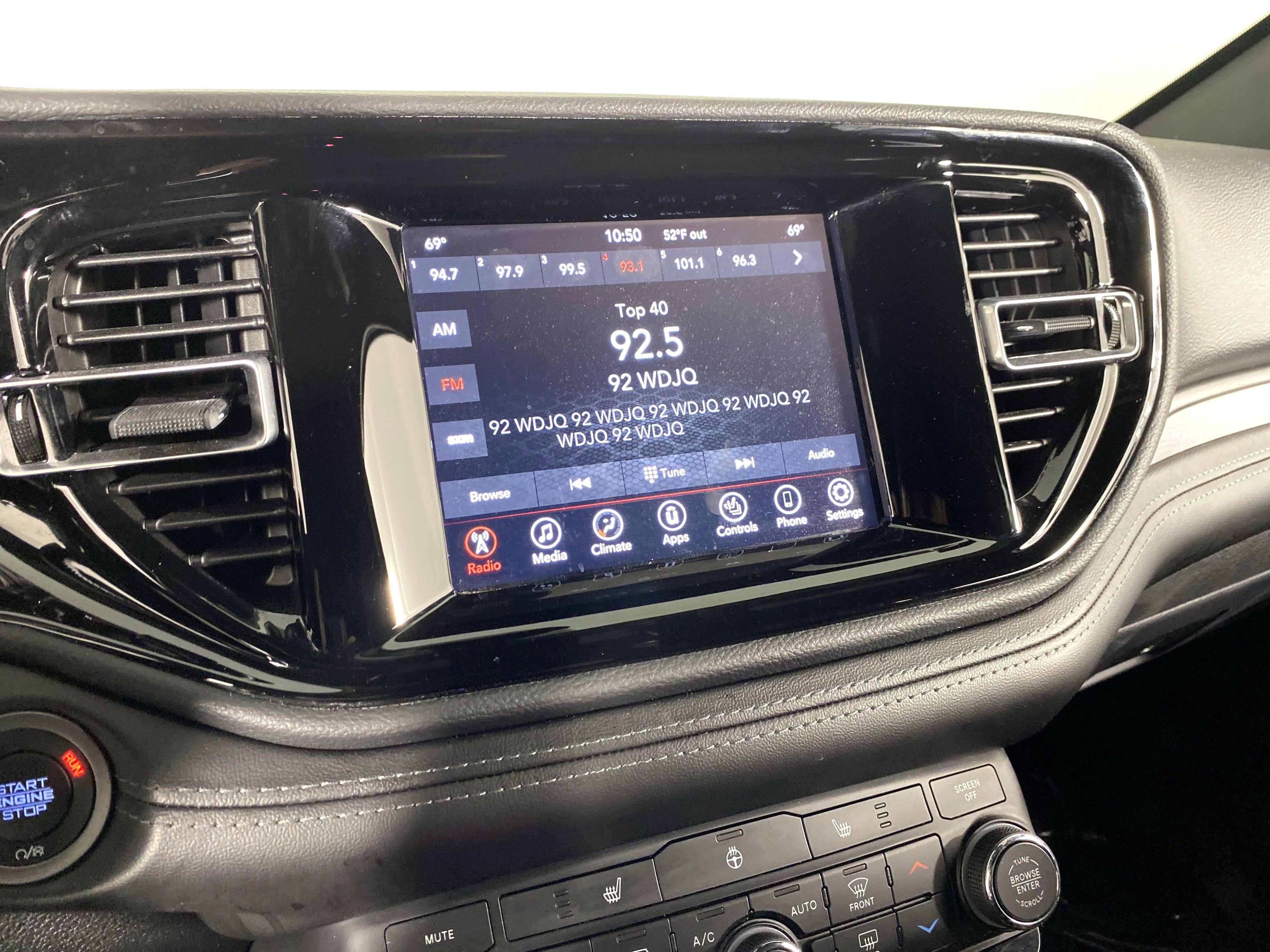 Used 2023 Dodge Durango SXT w/ SXT Blacktop Group AWD/4WD image 28