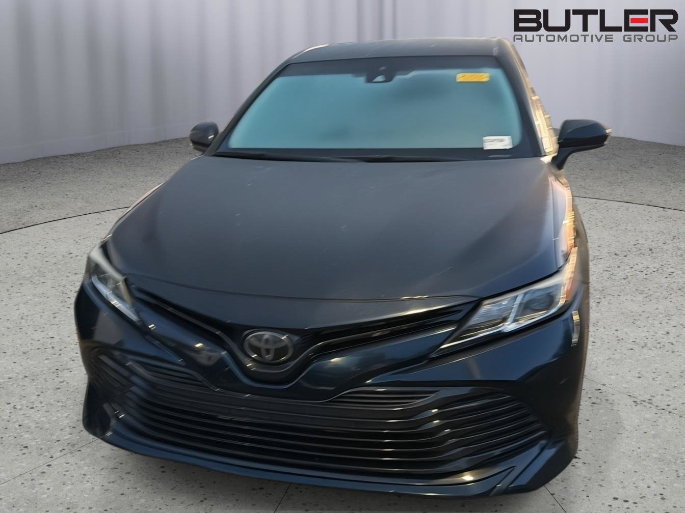 Used 2020 Toyota Camry LE FWD image 3