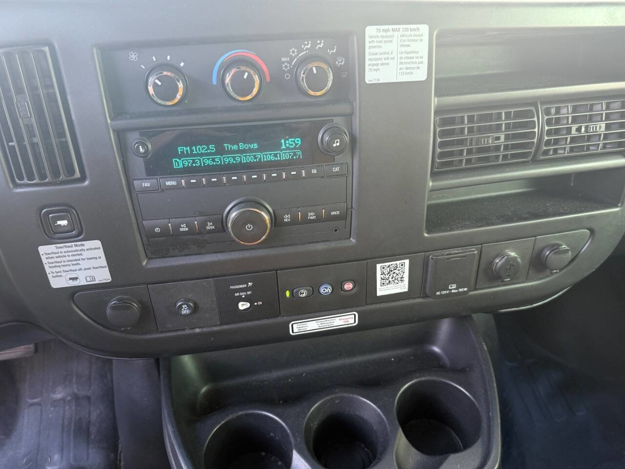 Used 2015 GMC Savana 3500 image 15