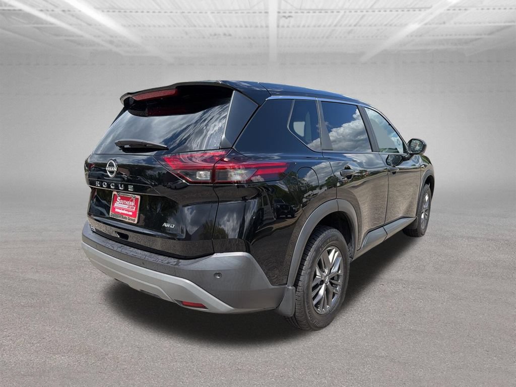 Used 2023 Nissan Rogue S AWD/4WD image 5