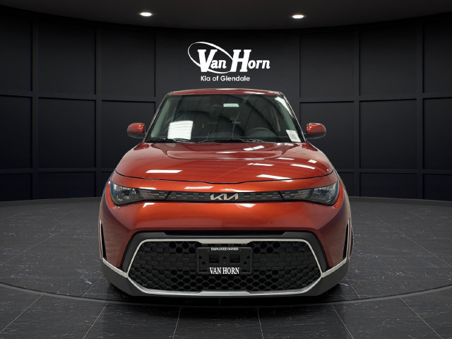 Used 2023 Kia Soul LX FWD image 2