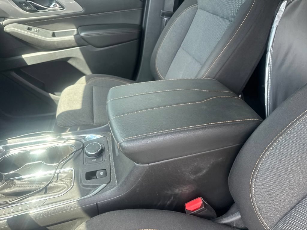 Used 2020 Chevrolet Traverse LT FWD image 12