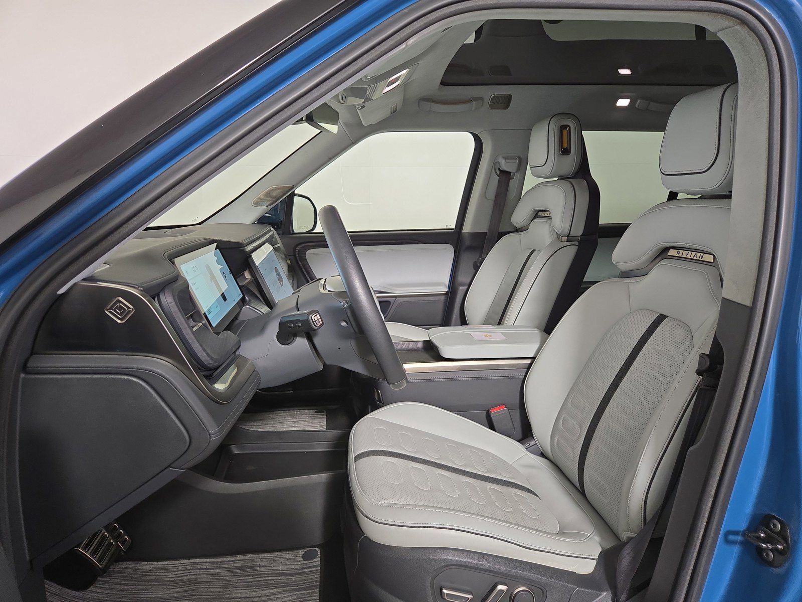 Used 2024 Rivian R1S Adventure AWD/4WD image 20