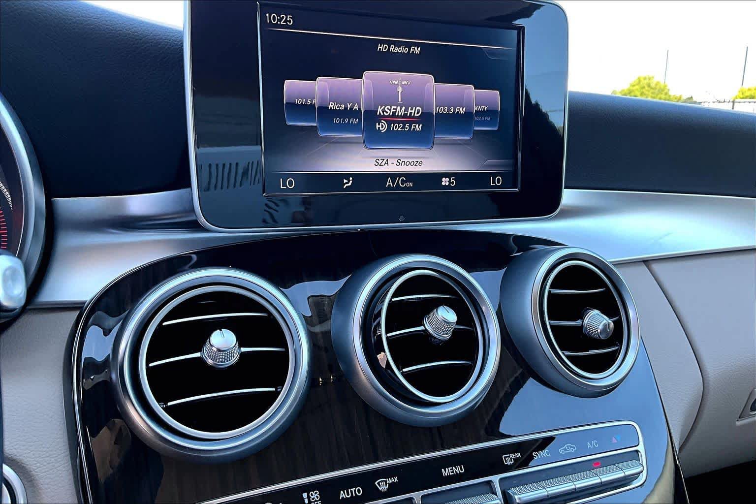 Used 2017 Mercedes-Benz C 300 4MATIC Sedan image 34