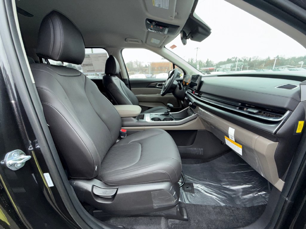 New 2026 Kia Carnival FWD image 28