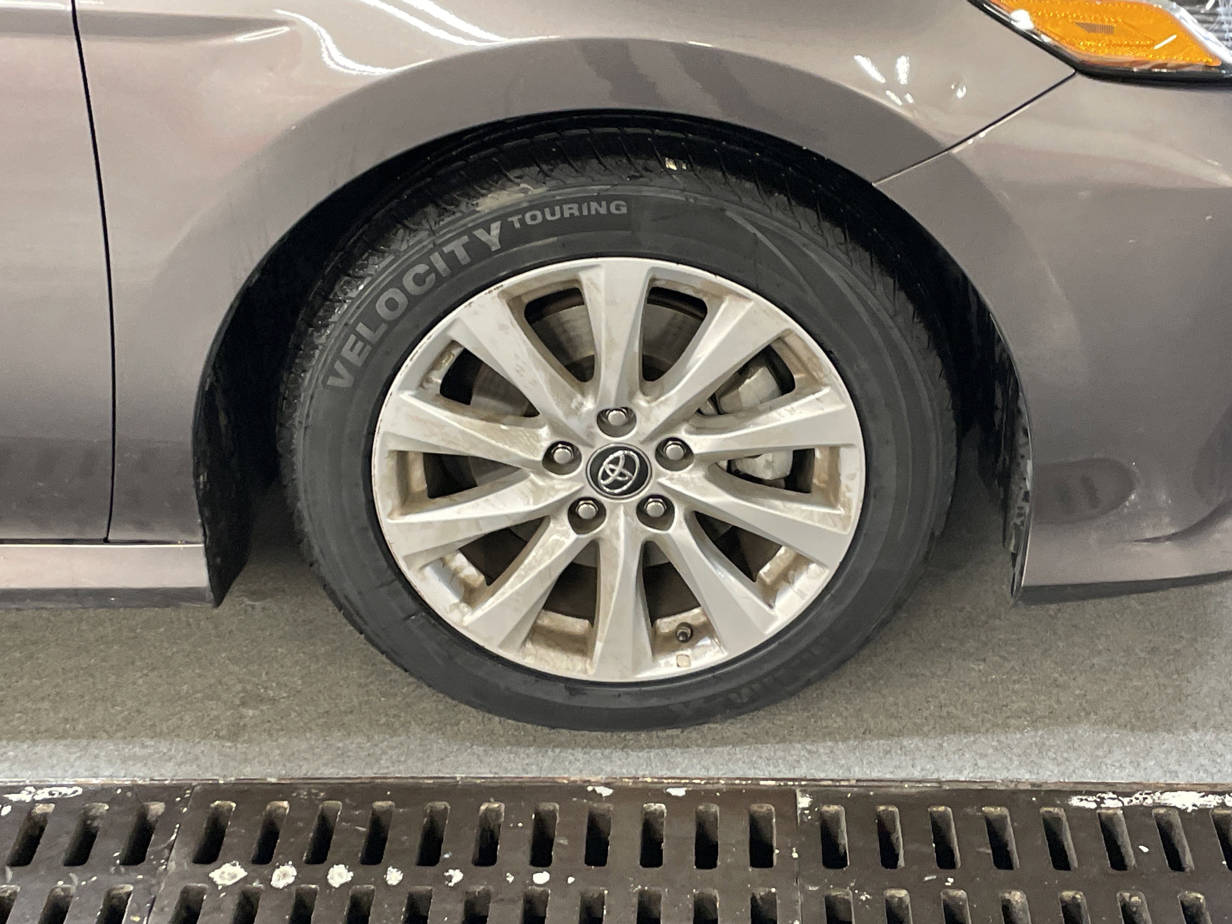 Used 2019 Toyota Camry LE w/ Convenience Package FWD image 6