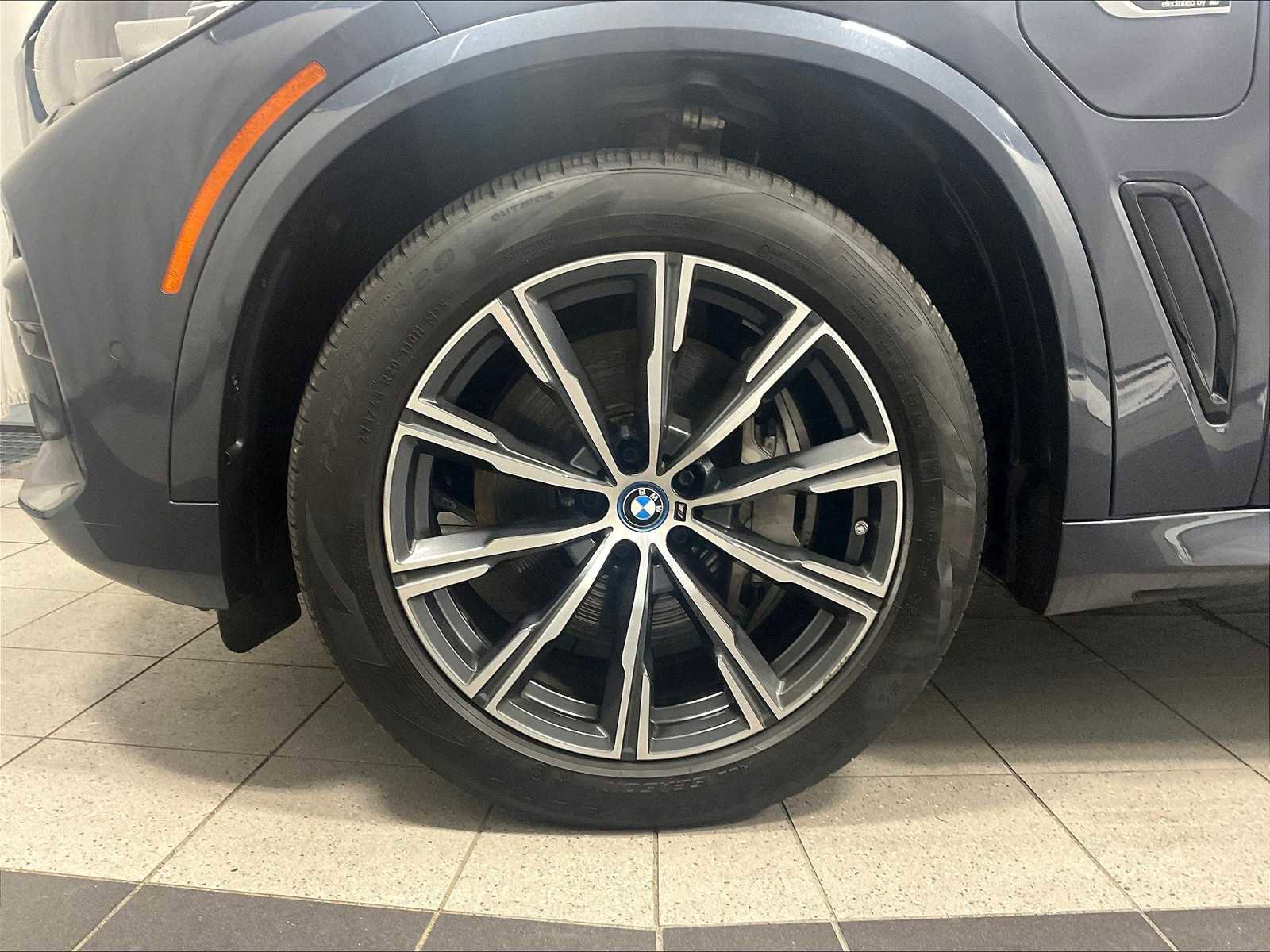 Used 2022 BMW X5 xDrive45e w/ M Sport Package image 7