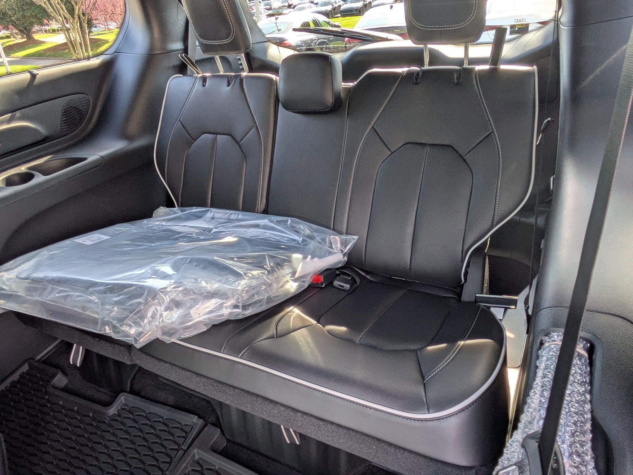 New 2026 Chrysler Pacifica Limited image 27