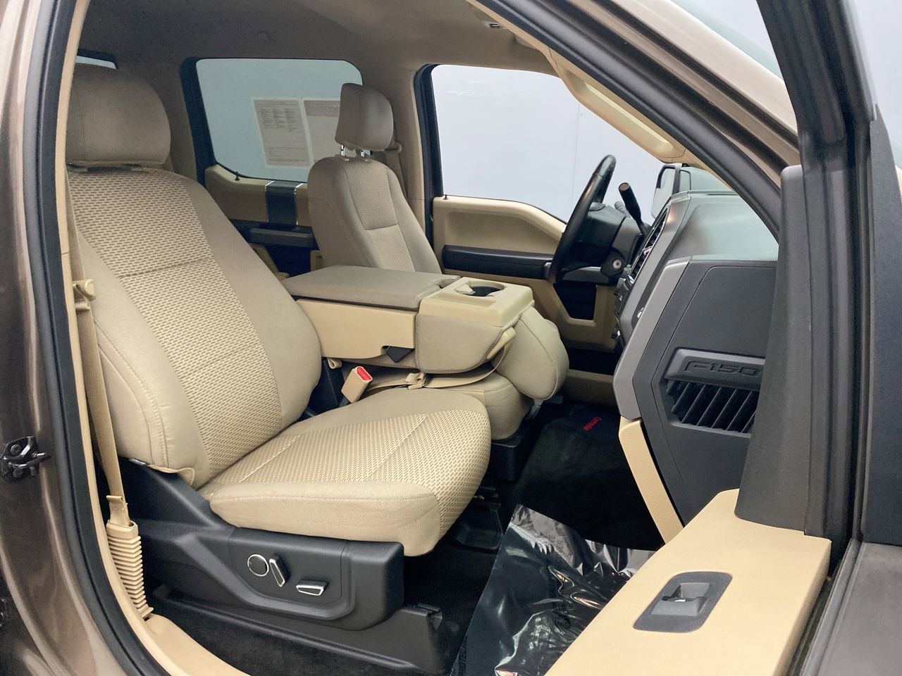 Used 2015 Ford F150 XLT w/ Equipment Group 302A Luxury AWD/4WD image 22