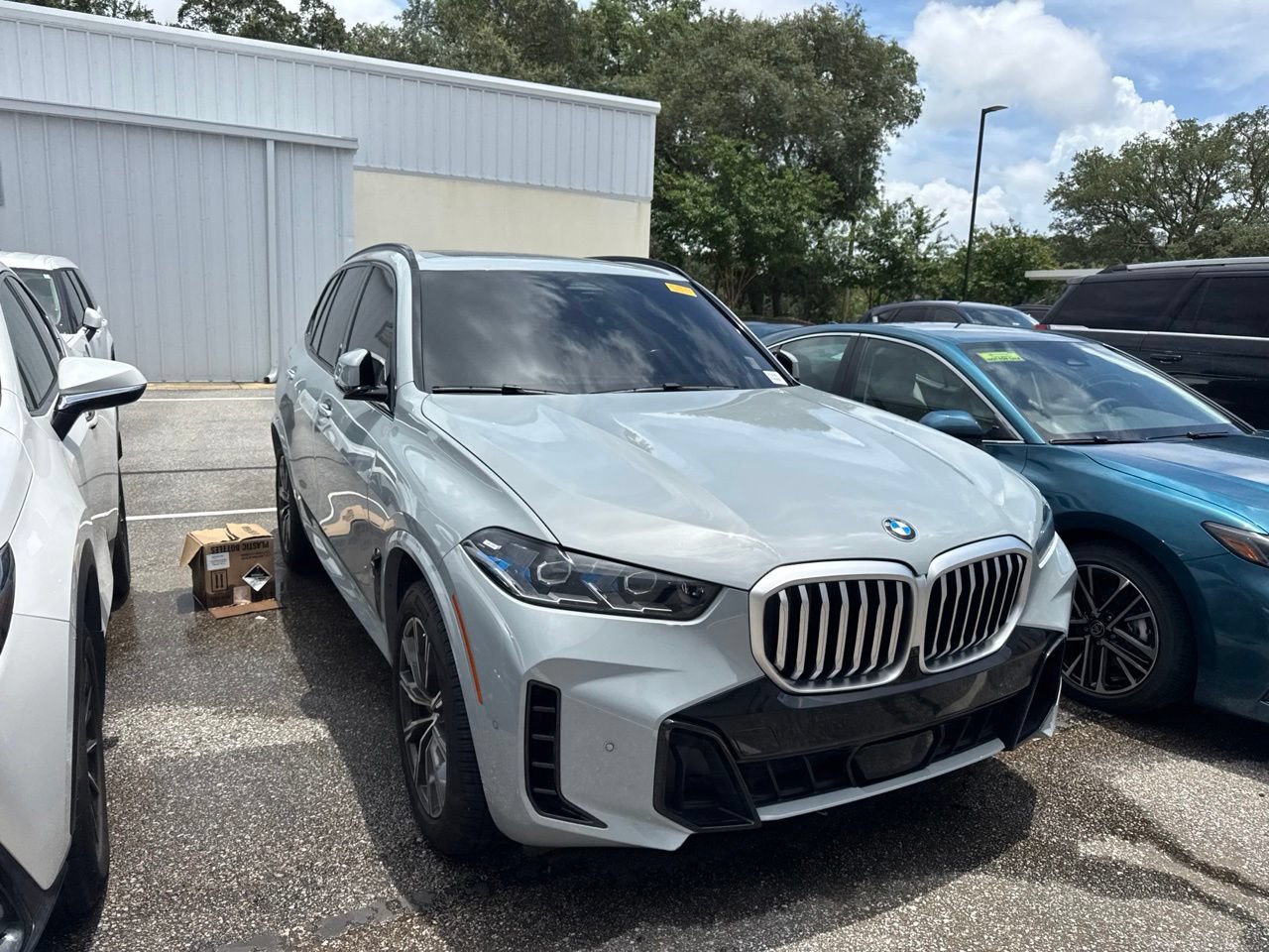 Used 2024 BMW X5 sDrive40i w/ M Sport Package RWD image 3