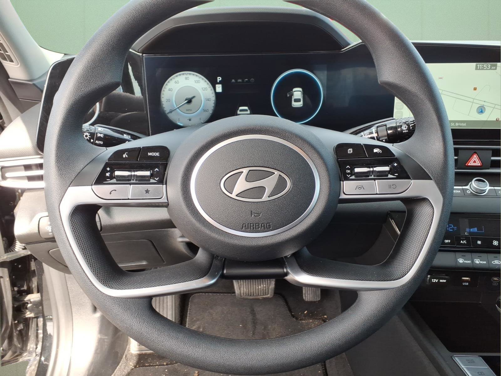 Used 2024 Hyundai Elantra SEL image 19