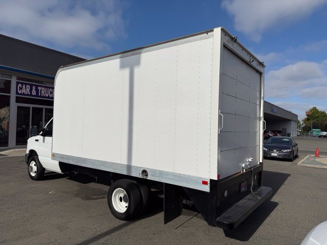 Used 2024 Ford E-450 and Econoline 450 Super Duty w/ Power Windows & Locks Group RWD image 5