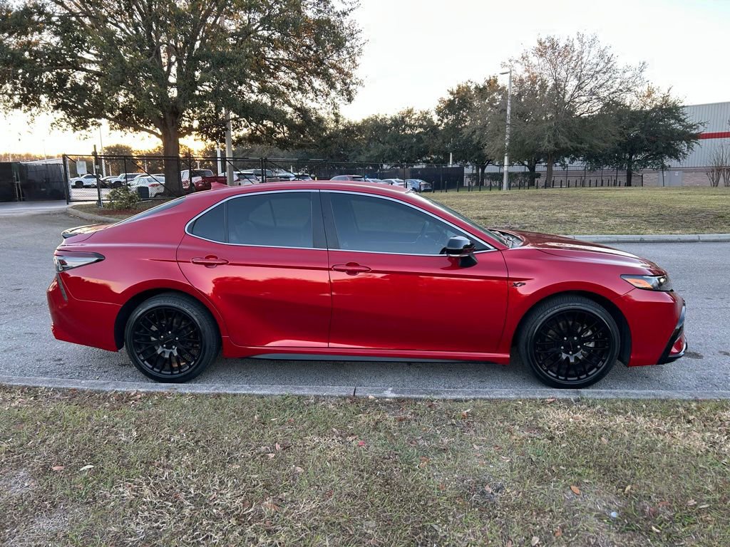 Used 2024 Toyota Camry SE image 6