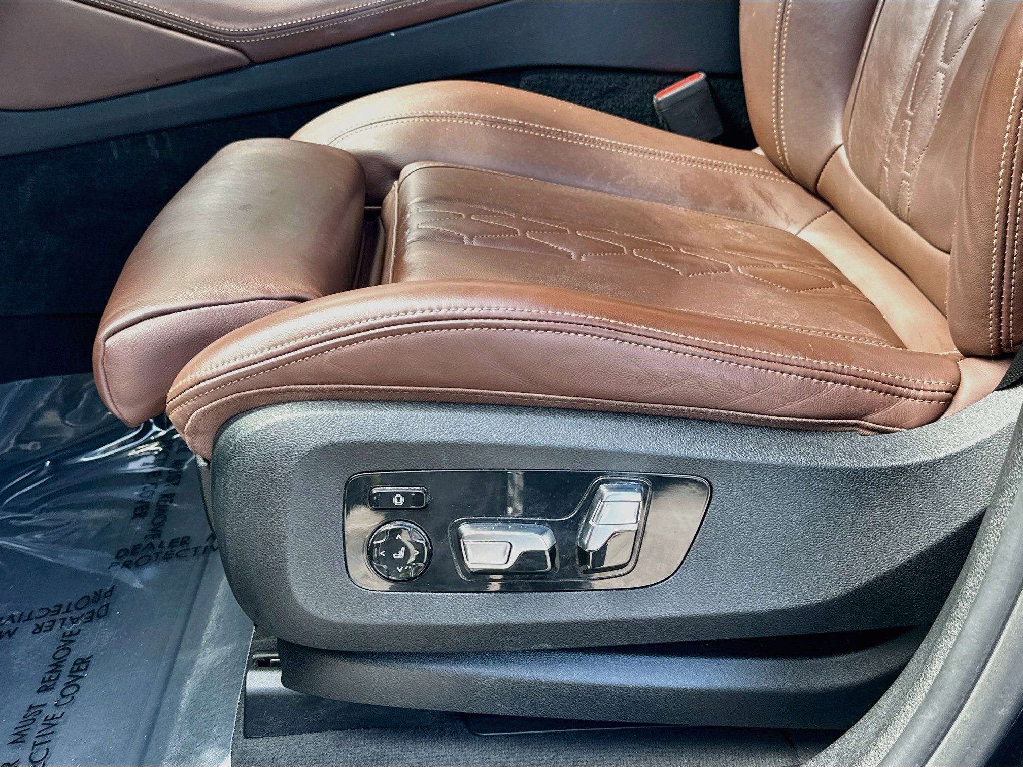 Used 2023 BMW X6 xDrive40i w/ M Sport Package AWD/4WD image 17