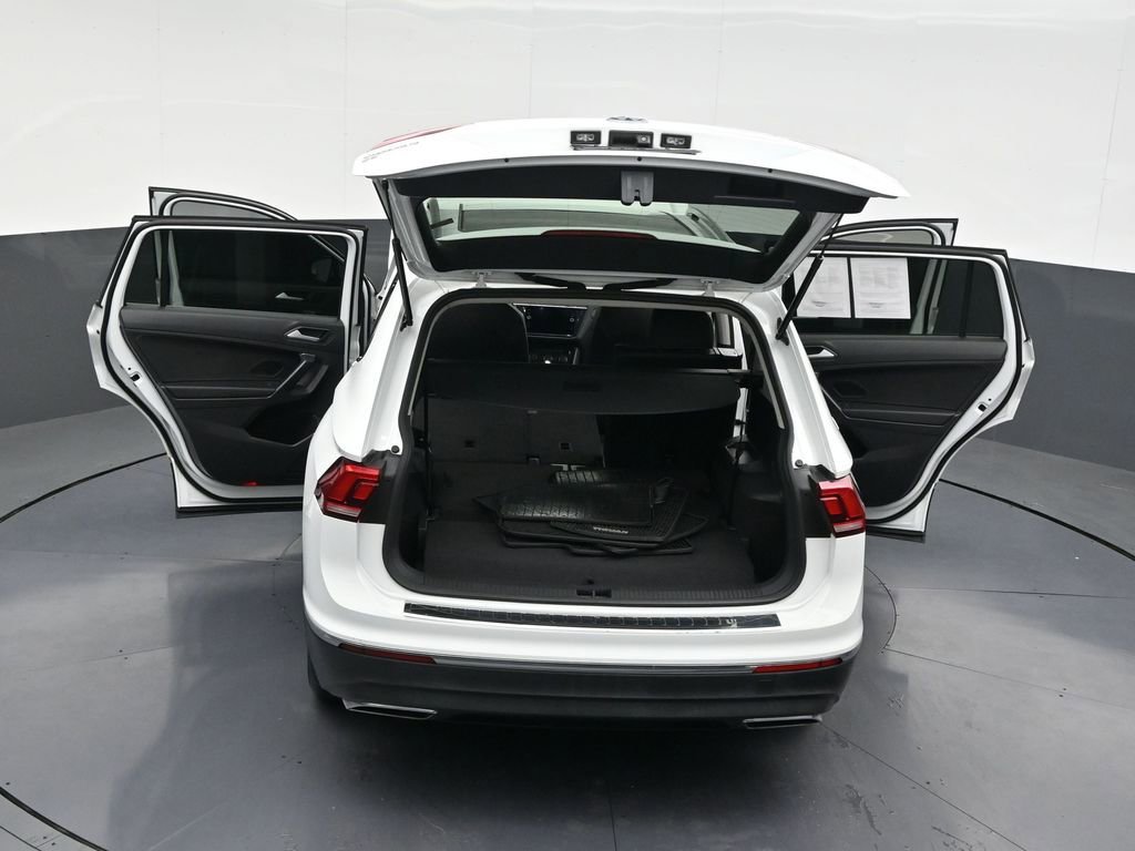 Used 2021 Volkswagen Tiguan SE w/ Panoramic Sunroof Package image 36