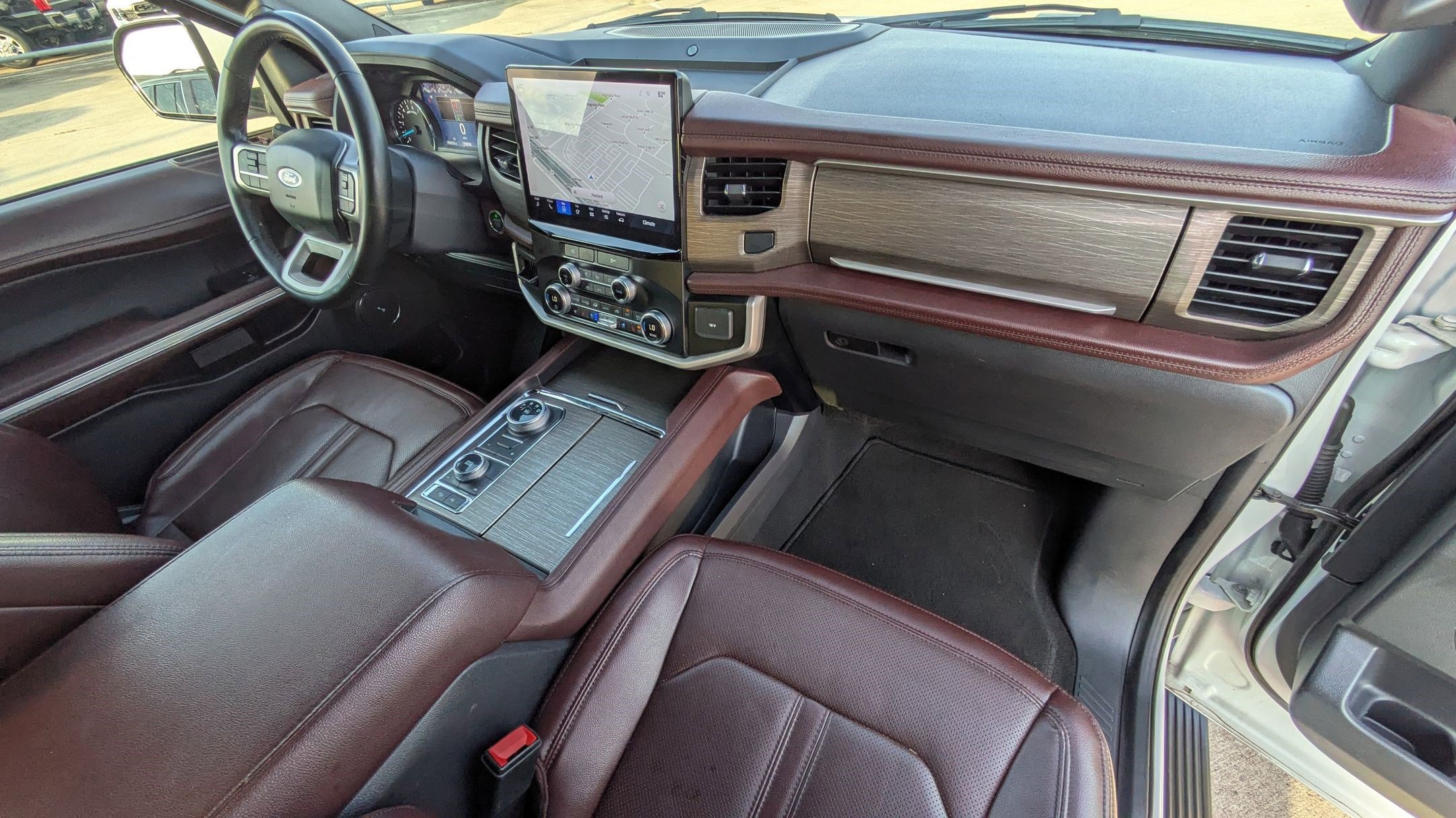 Used 2024 Ford Expedition Limited image 43