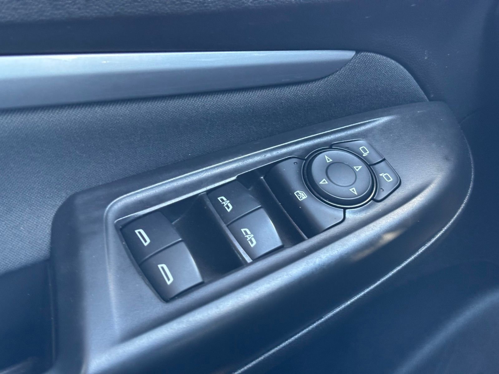 Used 2023 Chevrolet Bolt EUV LT image 17