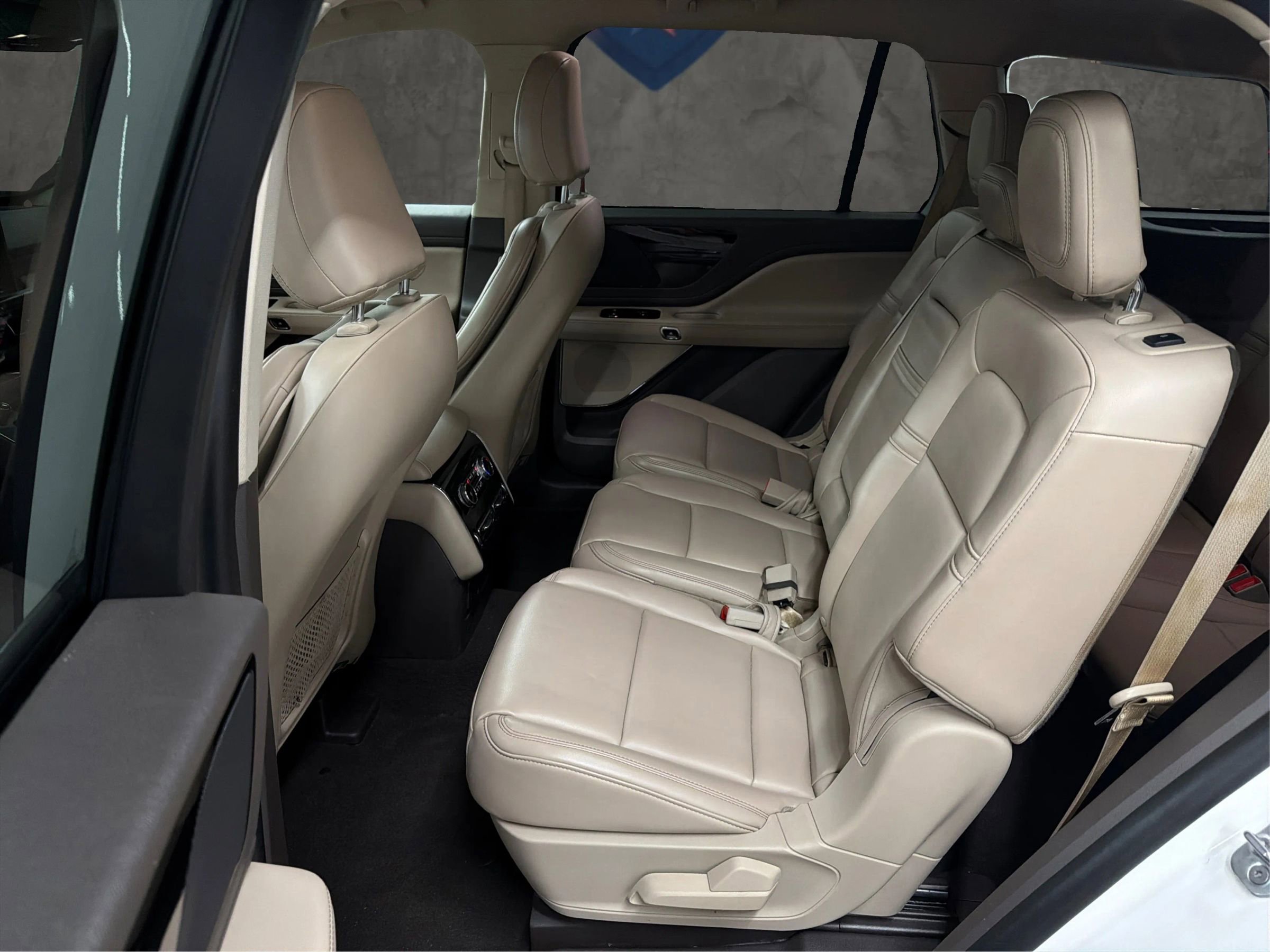 Used 2021 Lincoln Aviator AWD w/ Elements Package image 33