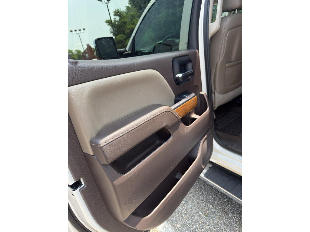 Used 2014 Chevrolet Silverado 1500 LTZ AWD/4WD image 10