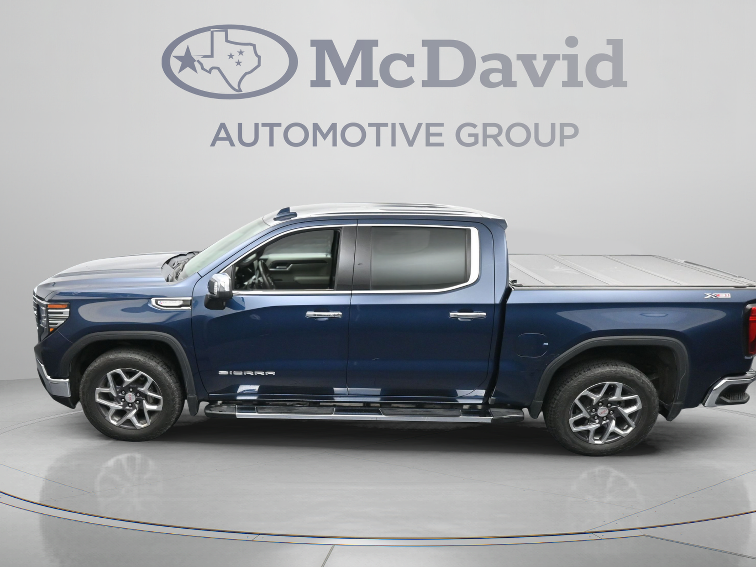 Used 2023 GMC Sierra 1500 SLT AWD/4WD image 35