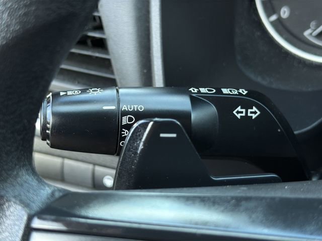 Used 2024 Nissan Rogue SV image 31