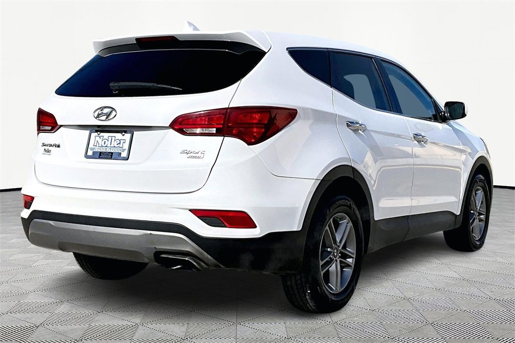 Used 2017 Hyundai Santa Fe Sport image 2