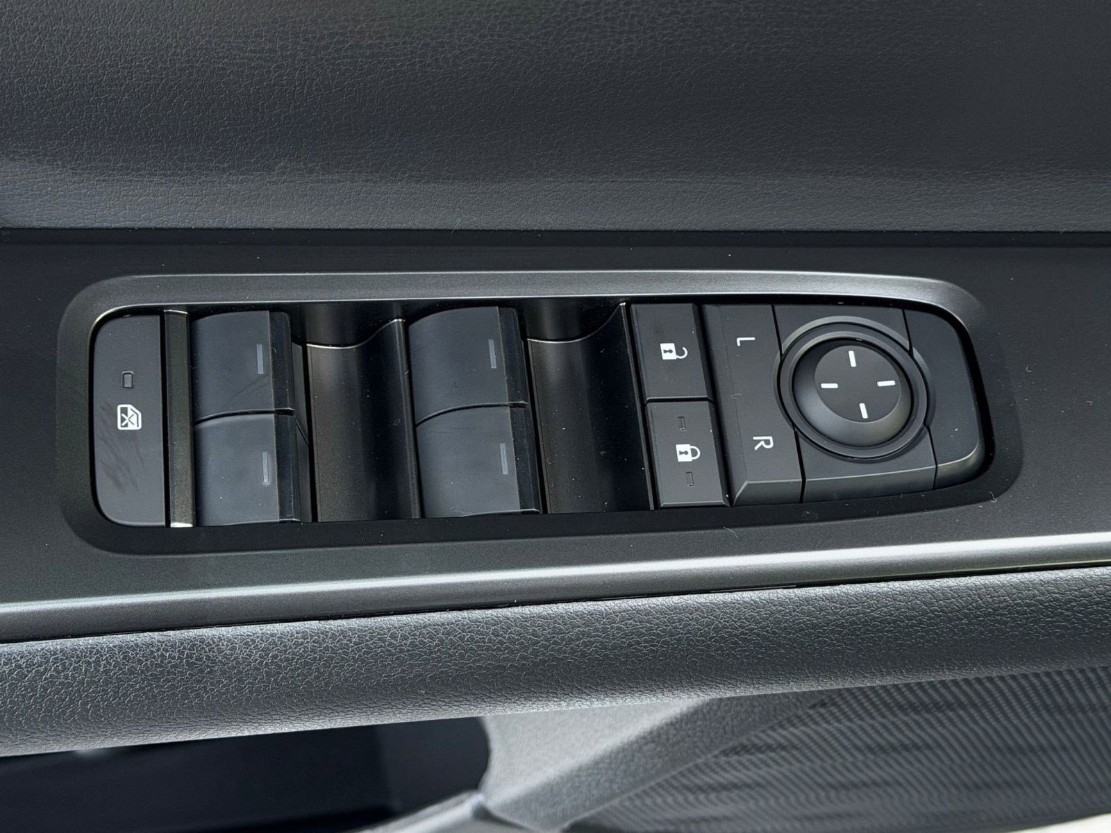 New 2026 Lexus UX 300h AWD image 22