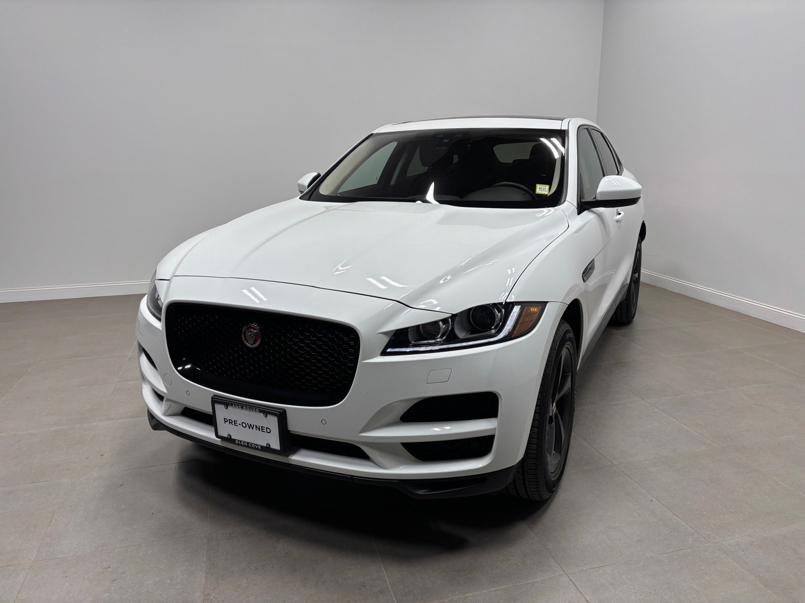 Used 2020 Jaguar F-PACE Premium AWD/4WD image 2