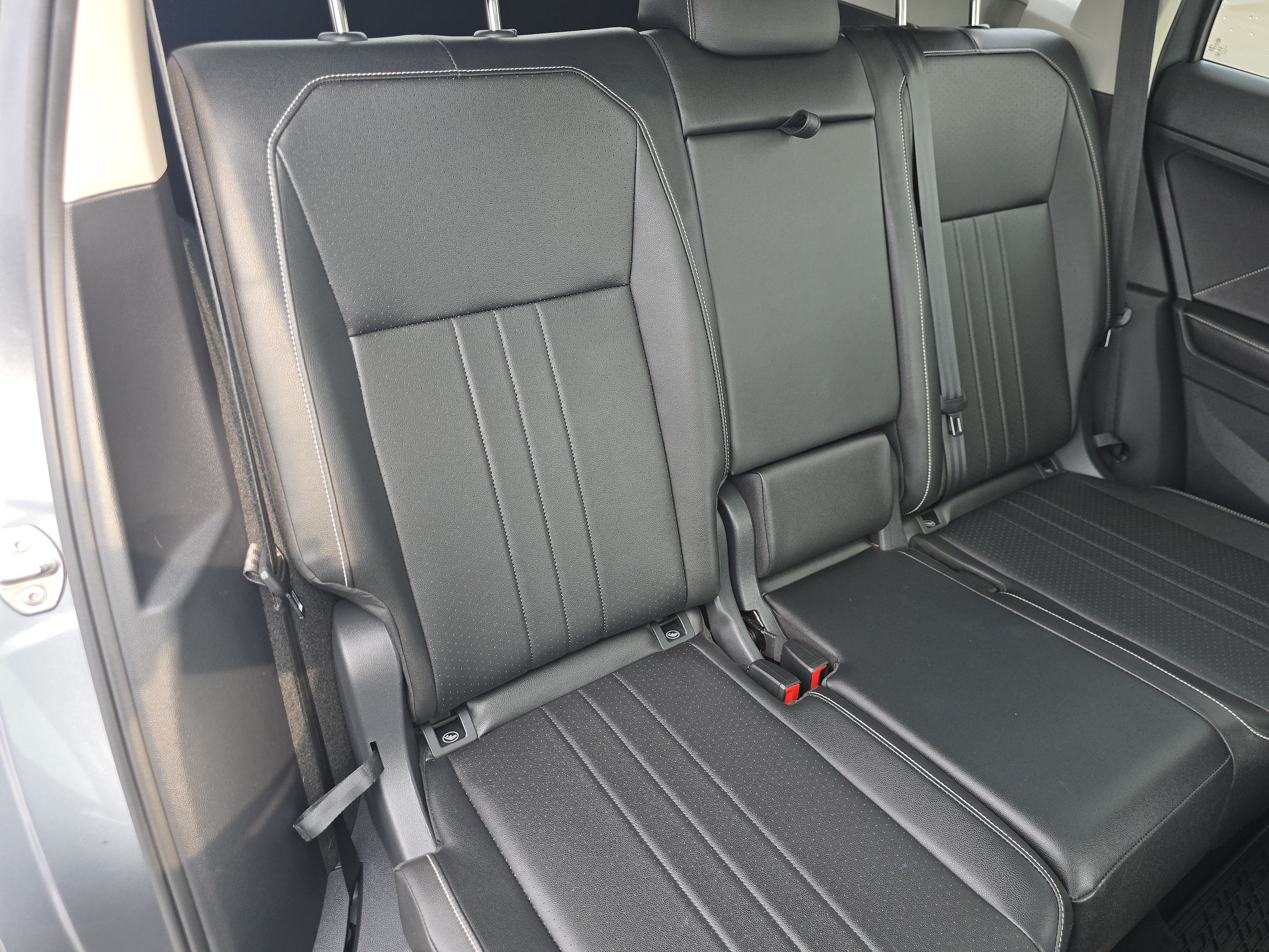Certified 2023 Volkswagen Tiguan SE w/ Panoramic Sunroof Package AWD/4WD image 19