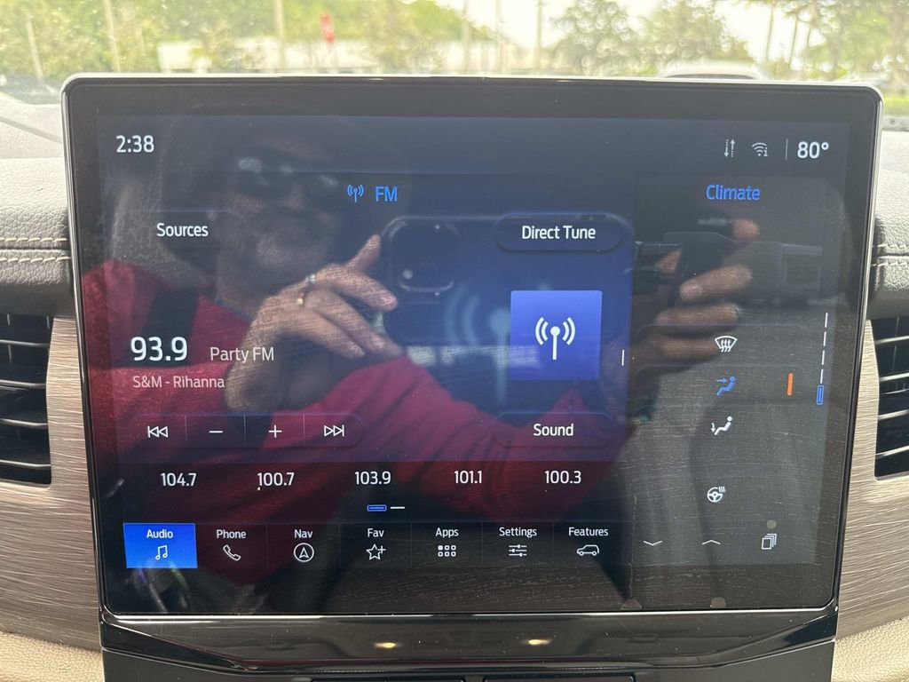 Used 2024 Ford Expedition Limited image 34