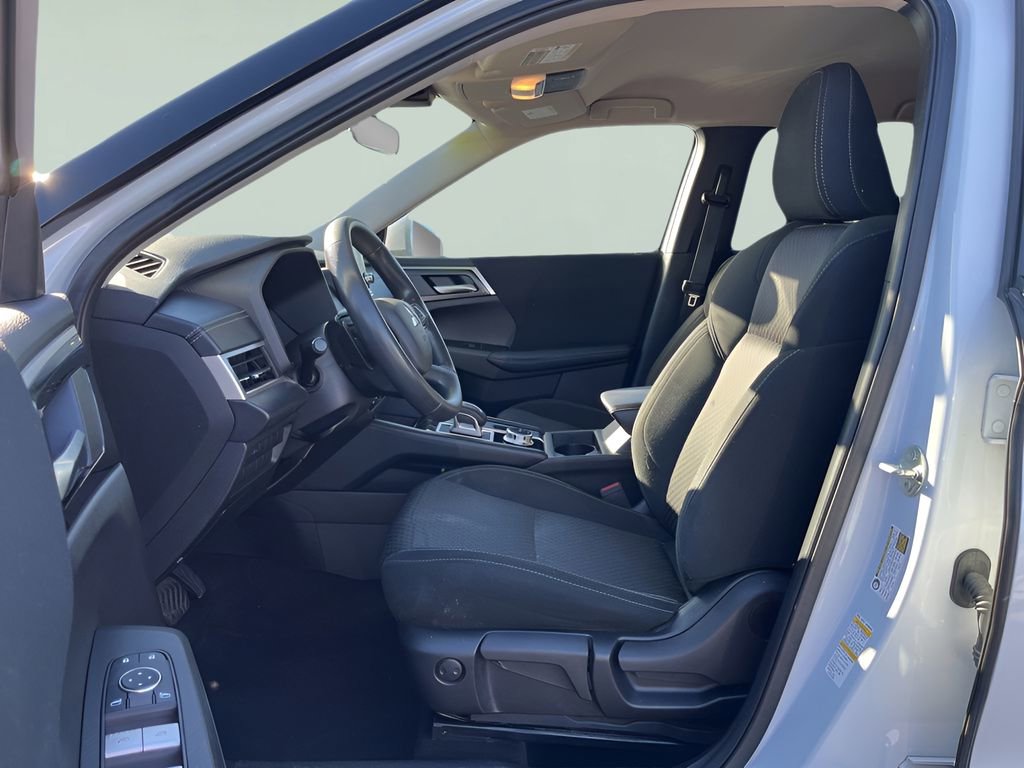 Used 2022 Mitsubishi Outlander ES image 26