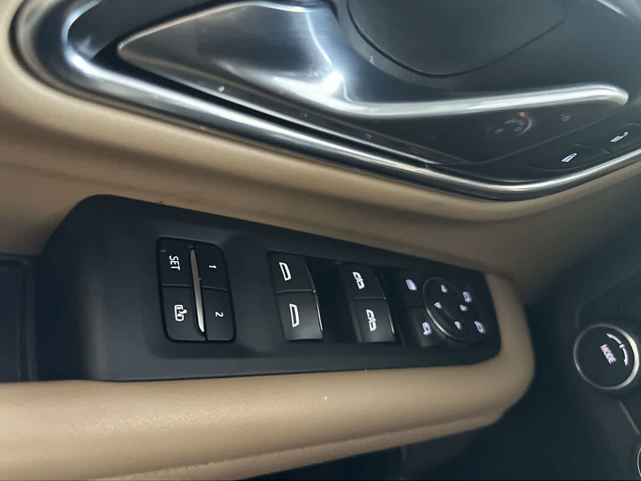 Used 2024 Chevrolet Suburban Premier RWD image 17