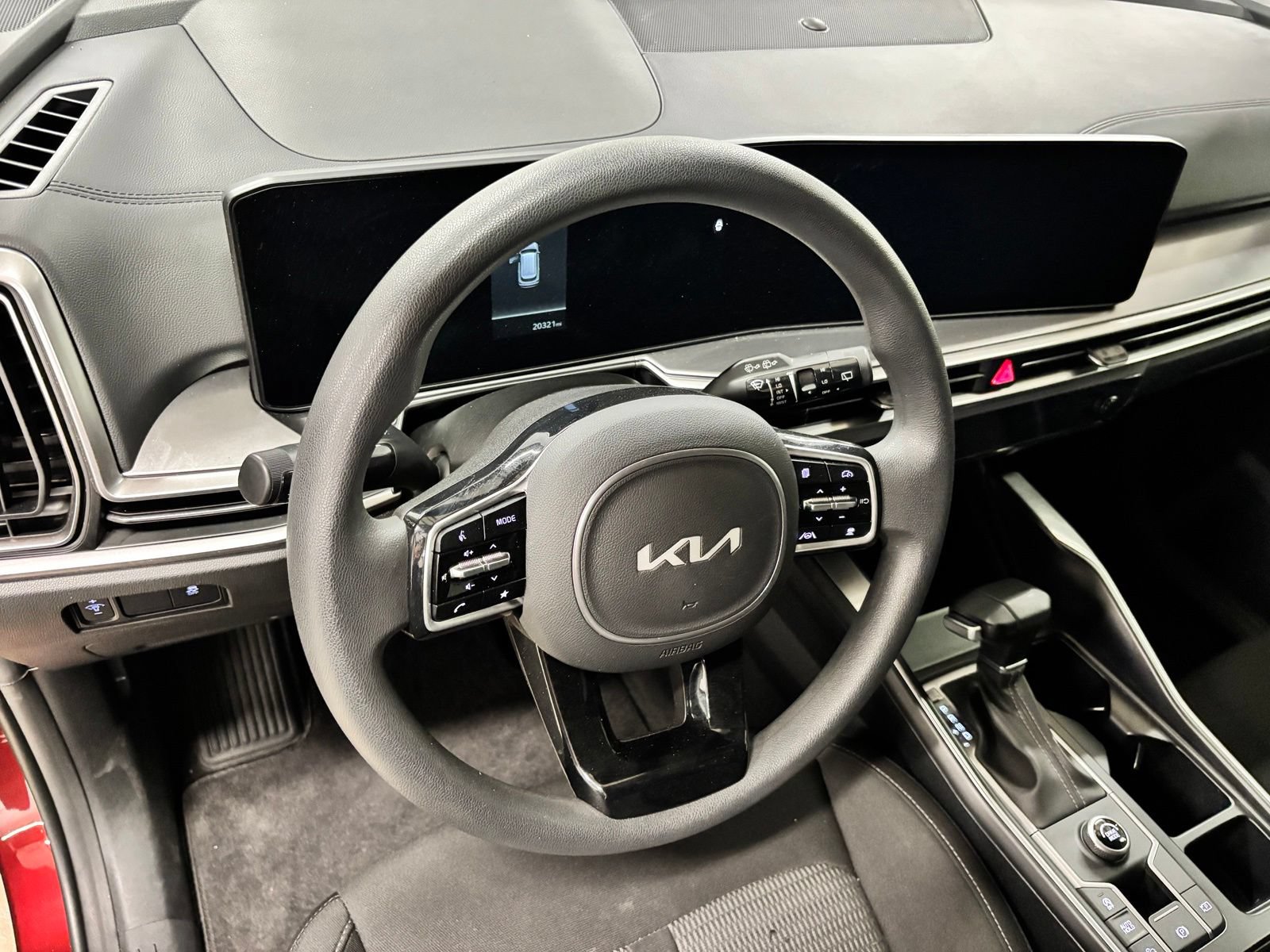 Used 2025 Kia Sorento LX FWD image 16