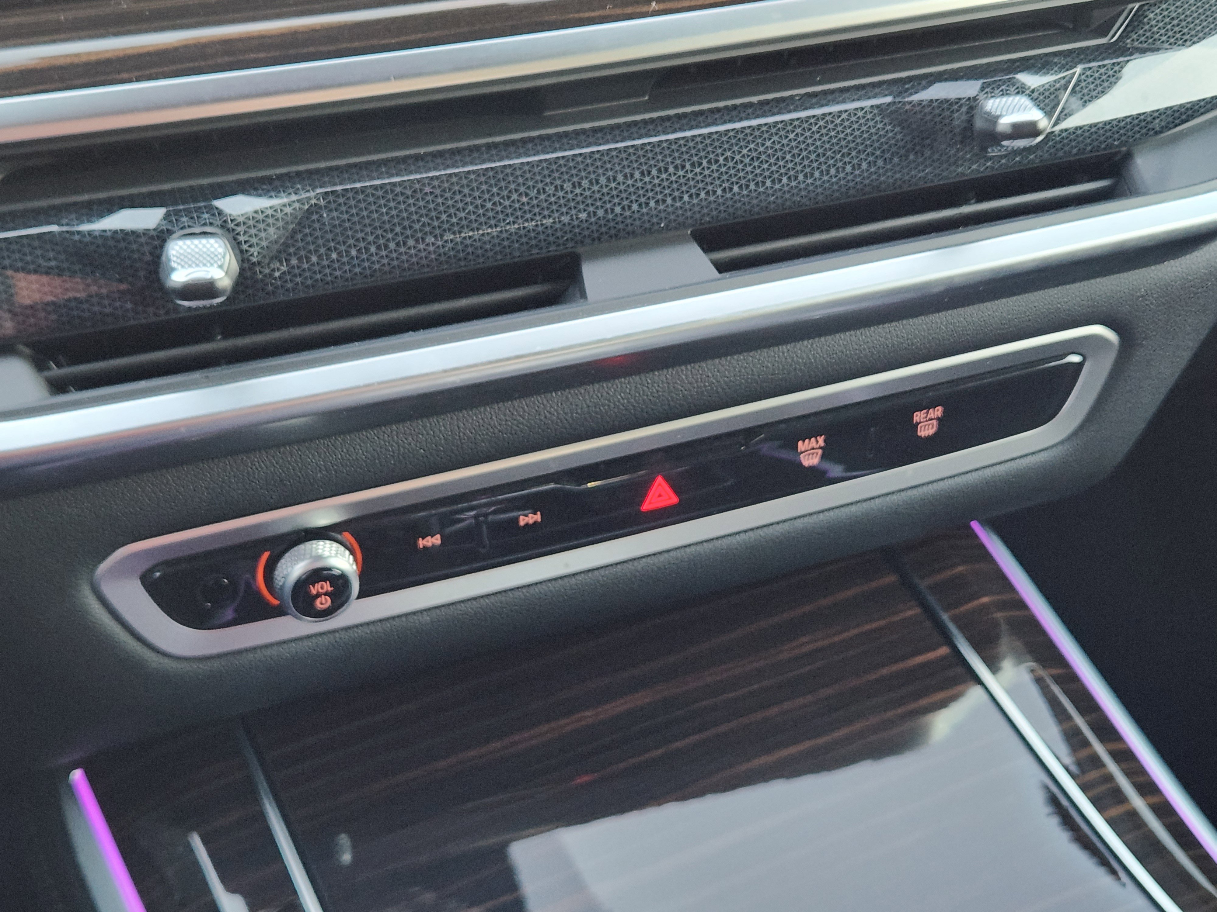 Used 2024 BMW X5 xDrive50e image 21