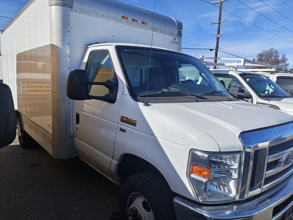 Used 2018 Ford E-350 and Econoline 350 Super Duty RWD image 2