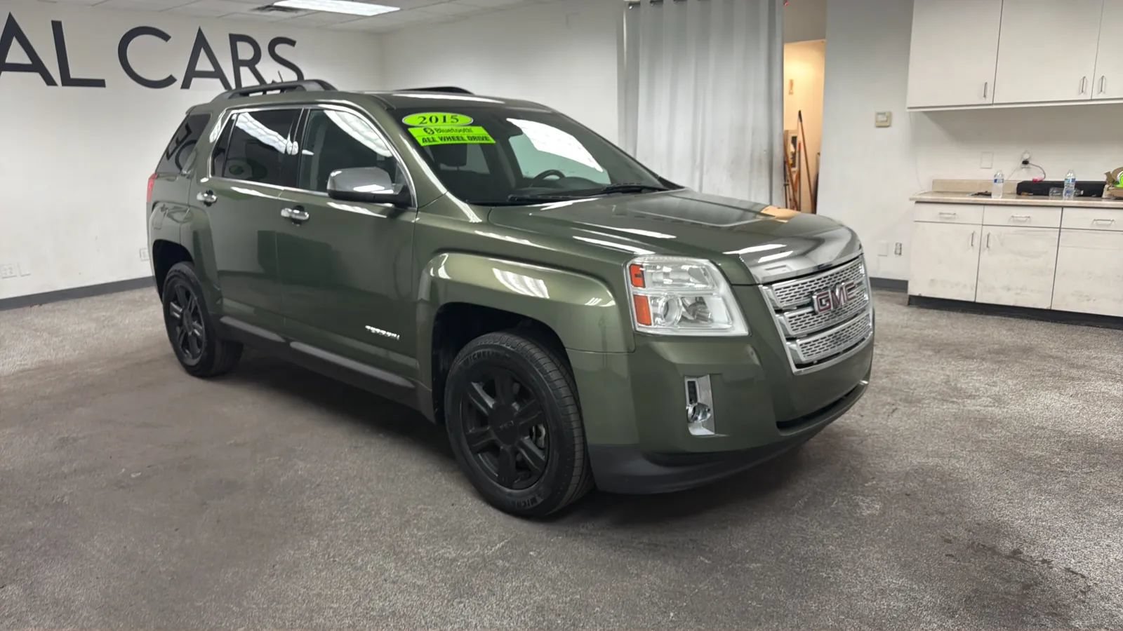 Used 2015 GMC Terrain SLE AWD/4WD image 3
