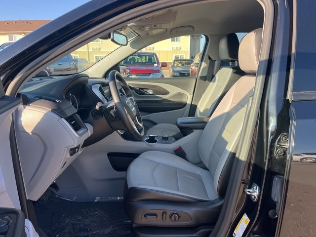 Used 2024 GMC Terrain SLT image 14